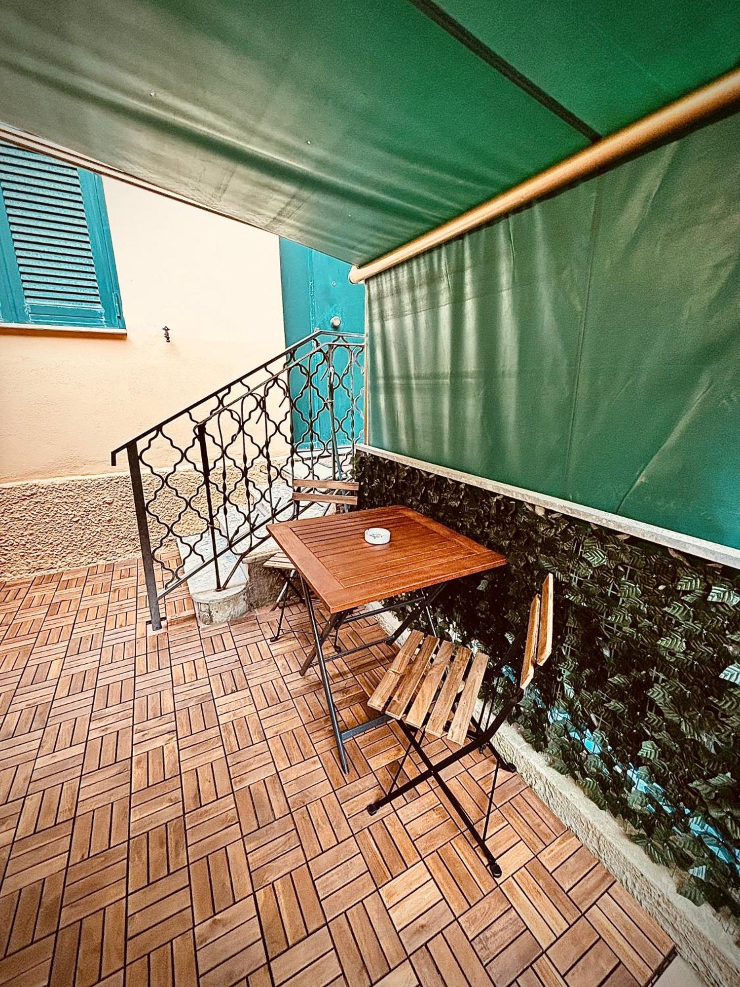 Garden Suite Civitavecchia Exterior photo